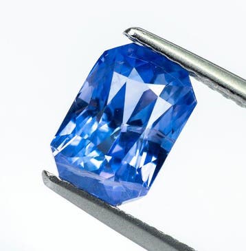 Saffier - 2.01 ct - Gem Report Antwerp (GRA) - Blue