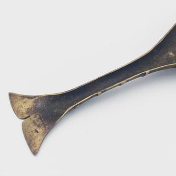 Tibetaans of Nepalees Brons Mens- en visvormige rituelelepel, Antiek en Kunst
