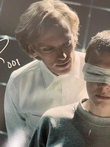 Stranger Things - Millie Bobby Brown & Jamie Campbell Bower