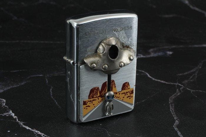 Zippo - UFO Aliens 3D - Zakaansteker - Messing, Verzamelen, Rookartikelen, Aanstekers en Luciferdoosjes