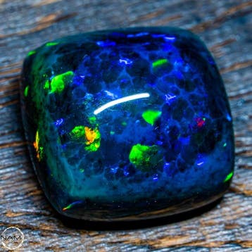 Eersteklas AAA+++ zwarte opaal cabochon 38,1ct- 7.62 g