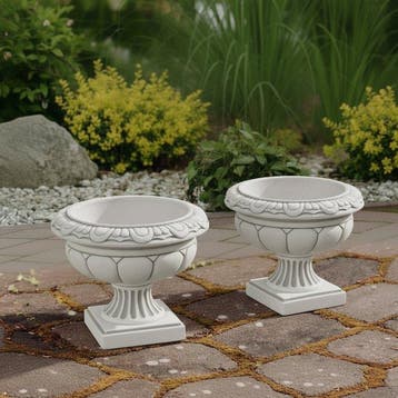 Bloempot - beton - Een paar grote witte tuinplanters