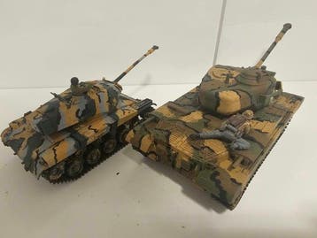 Revell u.a. - Model militair voertuig (4) - 2 US Kampfpanzer, Enfants & Bébés