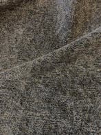 Veloursstof met een zachte oppervlakte en een eigentijdse