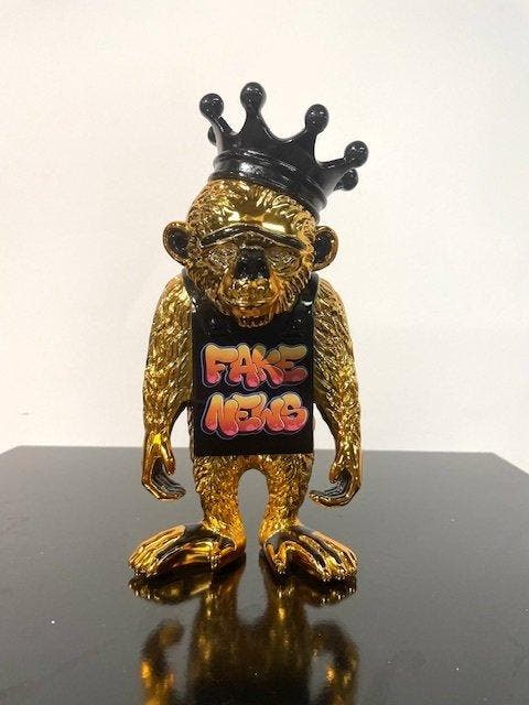 Van Apple - Graffiti Monkey - Fake News, Antiek en Kunst, Kunst | Designobjecten
