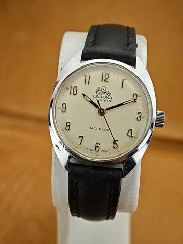 Lejona - 17 Rubis Incabloc – Vintage Swiss Hand-Winding –