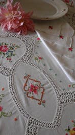 Nappe (11) - 245 cm - 165 cm - Broderie au point de croix