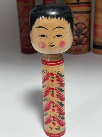 Vintage Japanse traditionele Kokeshi-poppen – set van 5 –