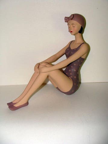 Statue, Sitzende Badende, Badenixe, Statue, Eine Dame in