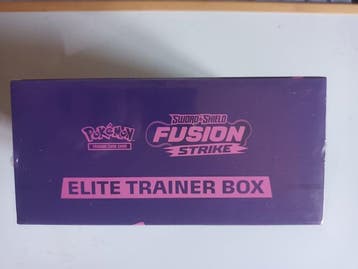 Pokémon - 1 Elite trainer box - FUSiON STRIKE - Sword &, Hobby en Vrije tijd, Nieuw