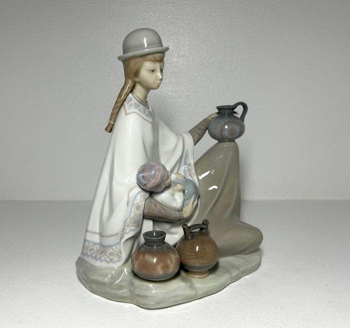 Lladró - Figurine - «Peruvian Girl with Baby» - Porcelaine, Antiquités & Art, Antiquités | Verre & Cristal