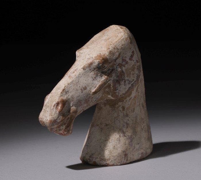 China Paardenkop - 15.5 cm, Verzamelen, Mineralen en Fossielen