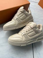 Louis Vuitton - Sneakers - Taille : EU 43, Nieuw