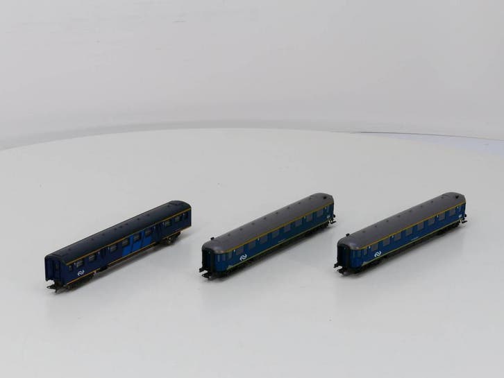 Schaal H0 2 x Roco 4218A Personenrijtuig 1e klasse, Plan..., Hobby en Vrije tijd, Modeltreinen | H0, Overige typen, Gebruikt, Overige merken