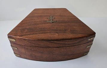 Sextant in luxe kist met anker logo - Messing