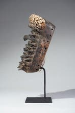 Een houten masker - oorlog - Ivoorkust (Zonder minimumprijs)