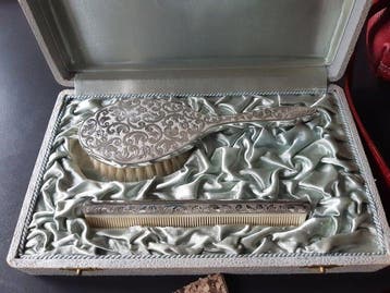 Art Nouveau Toiletset (2) - .800 zilver, Antiek en Kunst