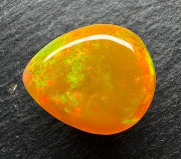 Opaal Cabochon- 1.7 g