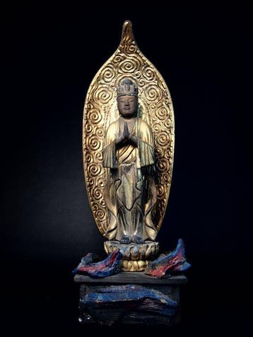 Gilt Standing Gassh Kannon with Elaborate Boat-Shaped Halo,