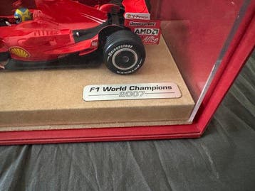 Ferrari 1:43 - Voiture de sport miniature - Ferrari F2007