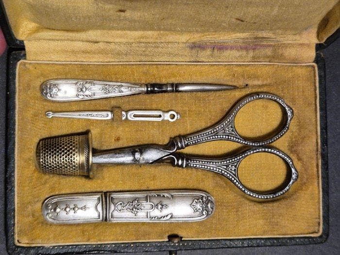 Naaiset (5) Art Nouveau - naai-set, Antiek en Kunst, Antiek | Zilver en Goud