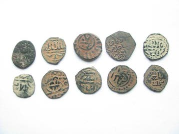 Islamitische Rijk (middeleeuws) Lot of 10 Æ coins 8th, Postzegels en Munten
