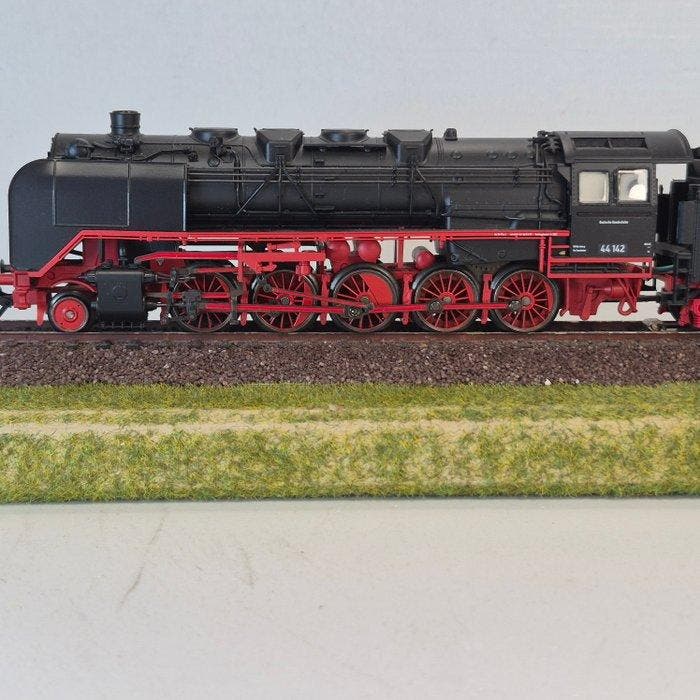 Märklin H0 - 37889 - Stoomlocomotief met tender (1) - BR 44, Hobby & Loisirs créatifs, Trains miniatures | HO