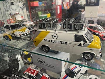 Otto Mobile 1:18 - Model raceauto - Rallye Pack Opel Tour de