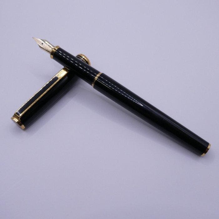 Pilot - Pilot Fountain Pen custom black 14K-585 Gold Nib EF, Verzamelen, Pennenverzamelingen