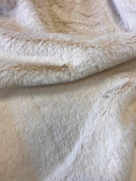 Spectaculair snit van uiterst zachte beige-creme vacht,, Antiquités & Art, Tapis & Textile