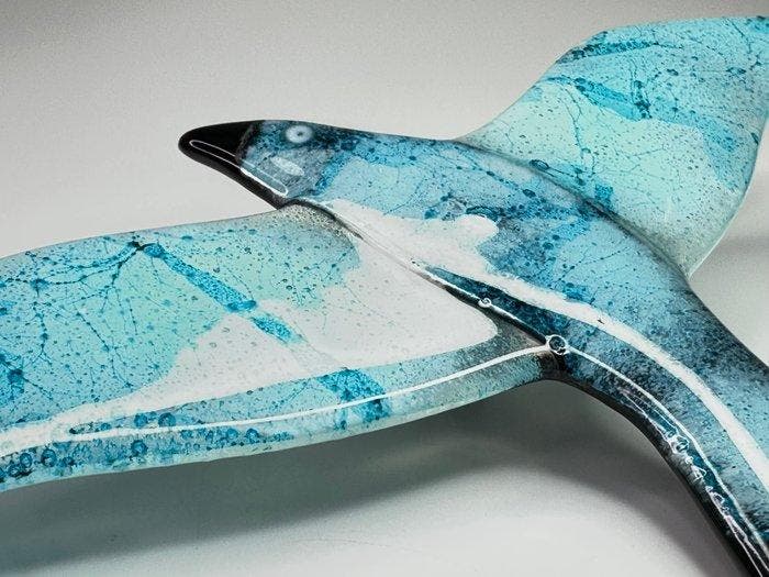 Studio Habrat - Beeldje - Hanging Seagull - fusie, Antiek en Kunst, Antiek | Glaswerk en Kristal