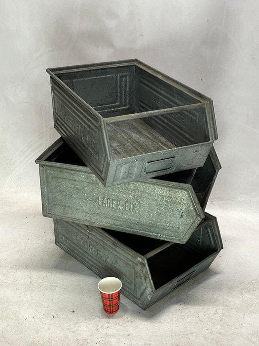 Industrial Bak (3) - IJzer - 1960-1970 - plantenbakken, Antiquités & Art, Antiquités | Assiettes décoratives & Carrelages