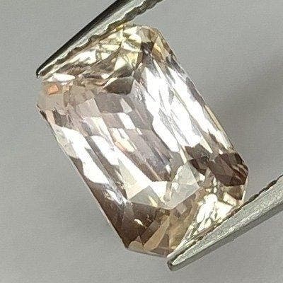 1 pcs Roze Padparacha saffier - 2.02 ct - Antwerp Laboratory, Handtassen en Accessoires, Edelstenen