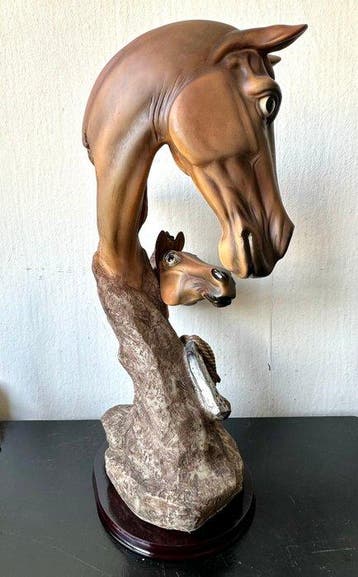No reserve- Bijzonder groot beeld van twee Paarden (merrie