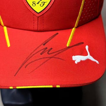 Ferrari - Formule 1 - Carlos Sainz - 2024 - Pet, Nieuw