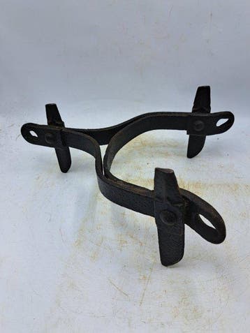 Sous-verre - Treeft - Fer forgé - La cheminée est cassée.