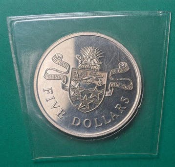 Kaaimaneilanden (Brits overzees gebied). Elizabeth II. 5