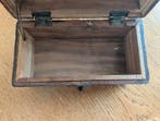 Kist - hard hout - handgesneden decoratief
