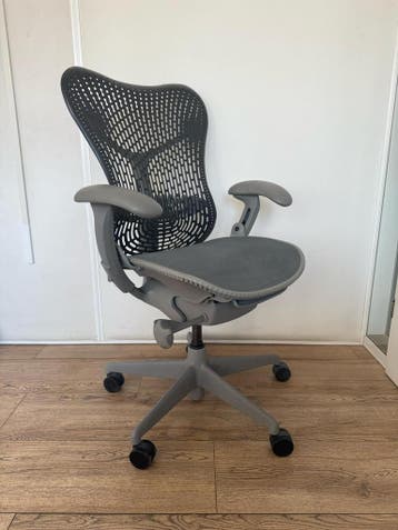 Herman Miller Mirra Ligtgrey Black (Meer dan 100 stuks), Verzenden, Bureaustoel