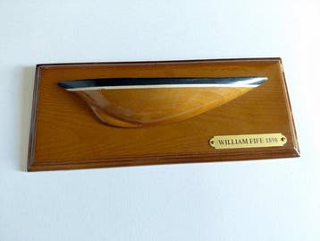 Halfmodel - Demi coque décorative en bois, William FIFE 1898