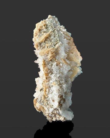 Quartz naturel Faden avec calcite en amas – Spécimen minéral