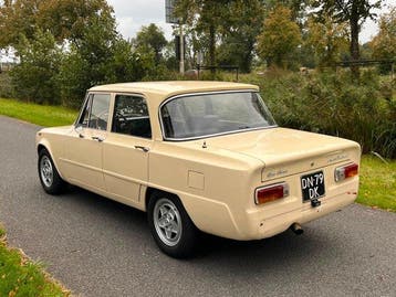 Alfa Romeo - Giulia Nuova 1600 (2.0 engine) - 1979