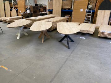 Aerts eiken, eettafel, organisch + spinpoot (A-keuze), Huis en Inrichting, Nieuw, Eikenhout