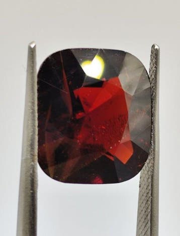1 pcs Rouge Spinelle - 10.01 ct - Lotus Gemology (Thaïlande), Nieuw