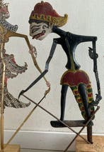 2 antieke Wayang Kulit en 1 wayang kelitik theater poppen -