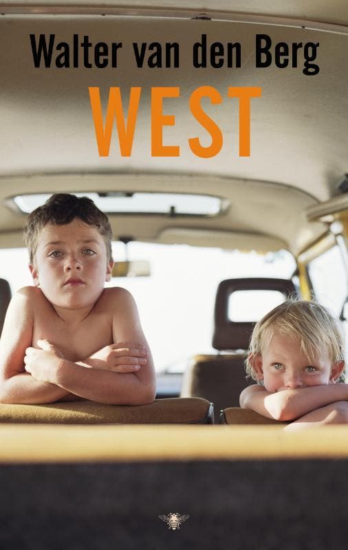 West 9789023426028 Walter van den Berg, Livres, Romans, Envoi