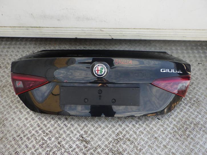 Alfa Romeo Giulia achterklep, Auto-onderdelen, Carrosserie, Gebruikt, Verzenden