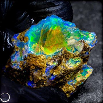 XXL Crystal Opal – Een vuurwerk van licht en kleur 157,5 ct-