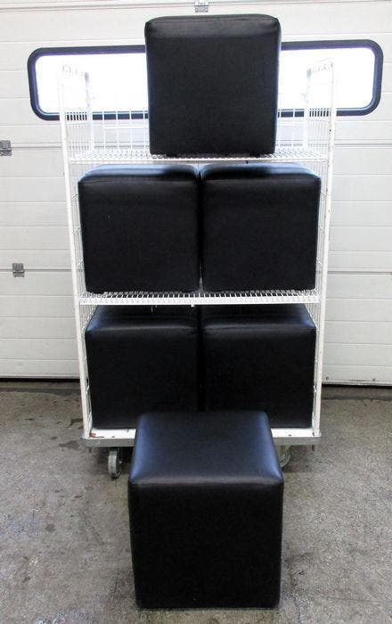 Hocker, Poef, zwart kunstleer, B40 x D40 x H40 cm, Zakelijke goederen, Kantoor en Winkelinrichting | Kantoormeubilair en Inrichting