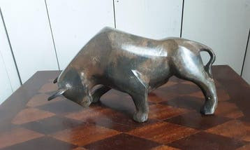P. Chenet - Figuur - Stier - 23 cm - Brons